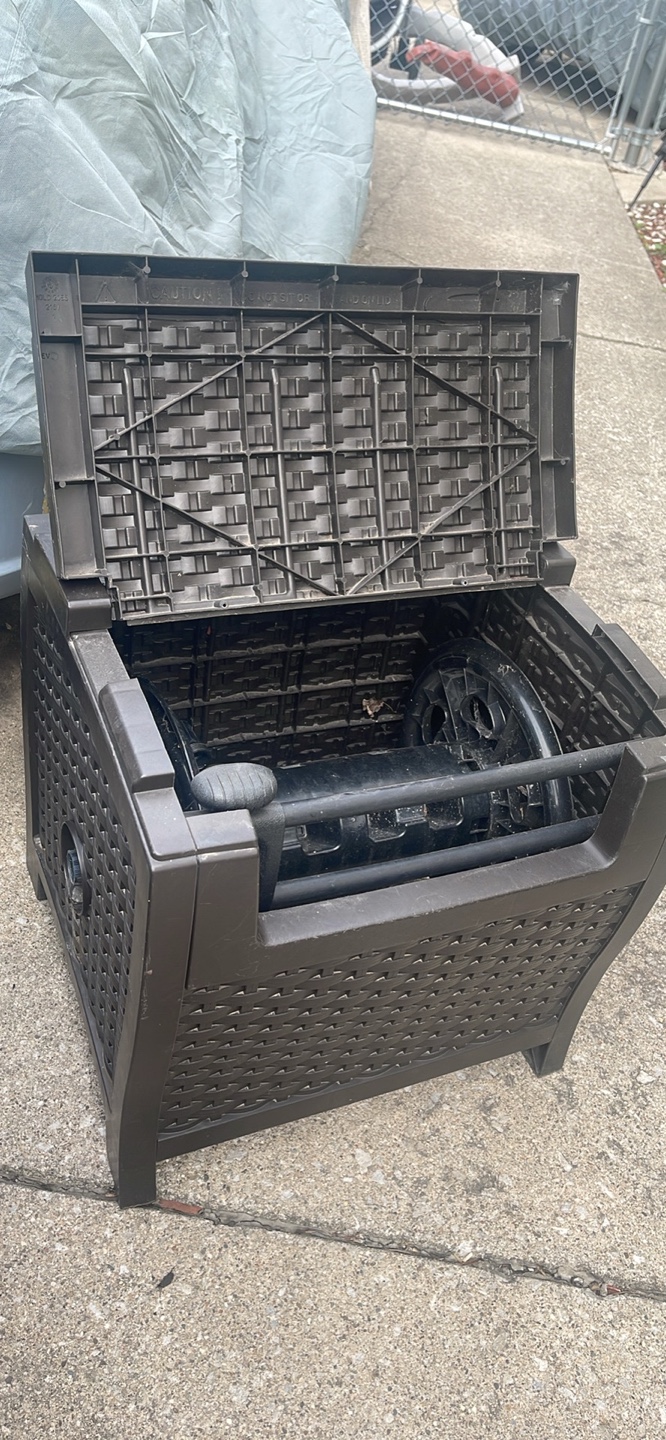 Suncast Hose Reel Storage Box check more pictures - photo 2