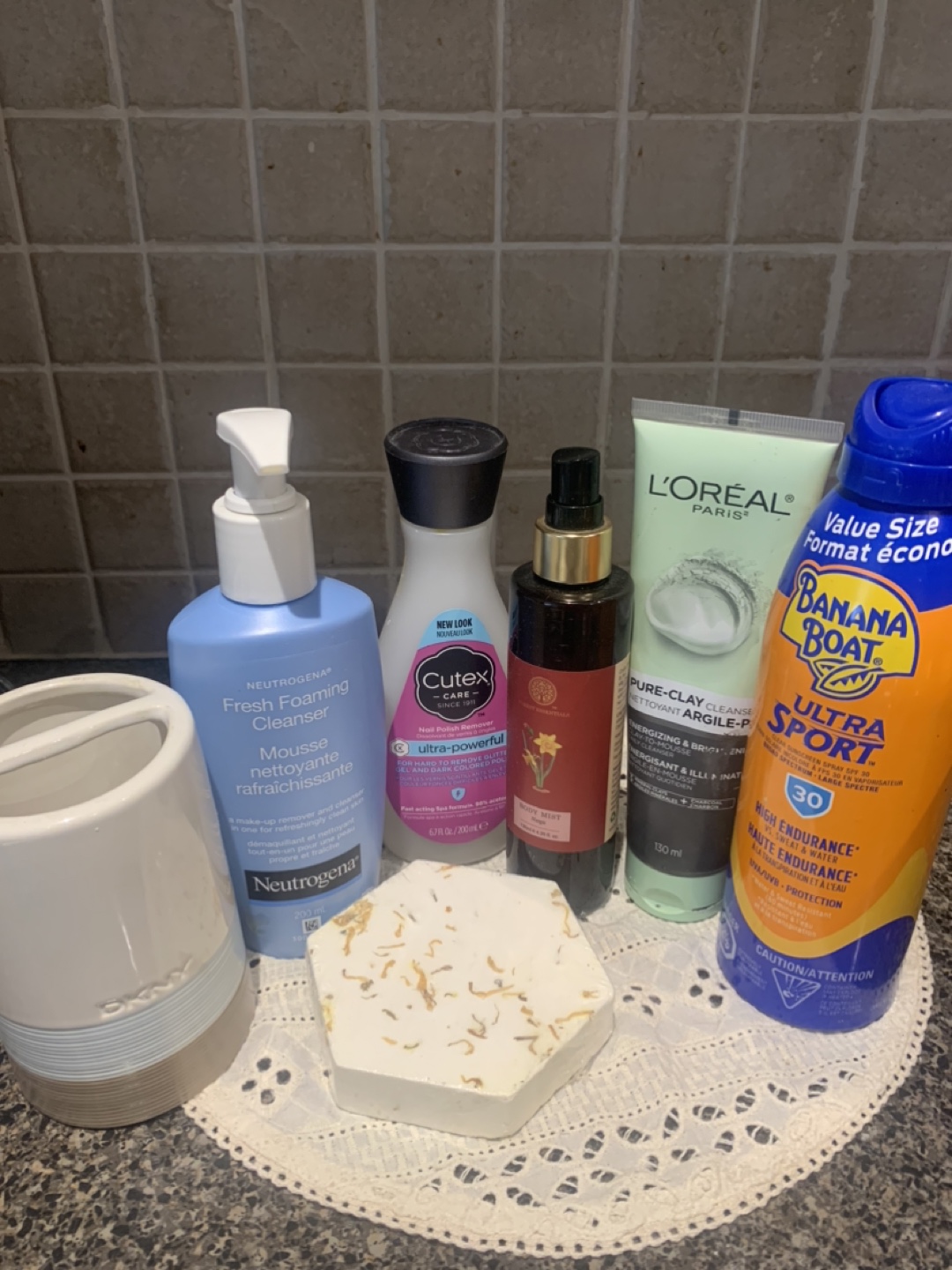 Hair care, makeup & skincare bundle 💚free