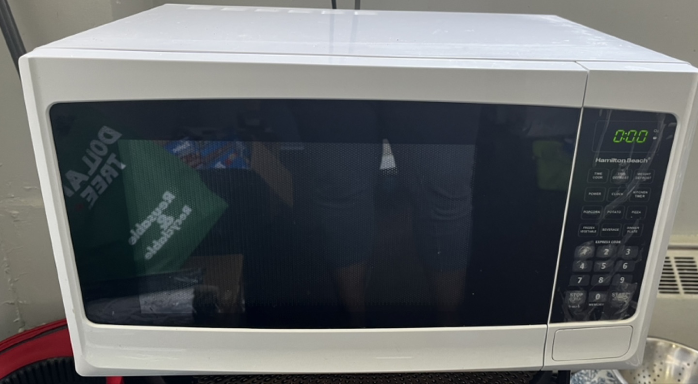 Hamilton Beach 0.7 Cu. Ft. White Microwave