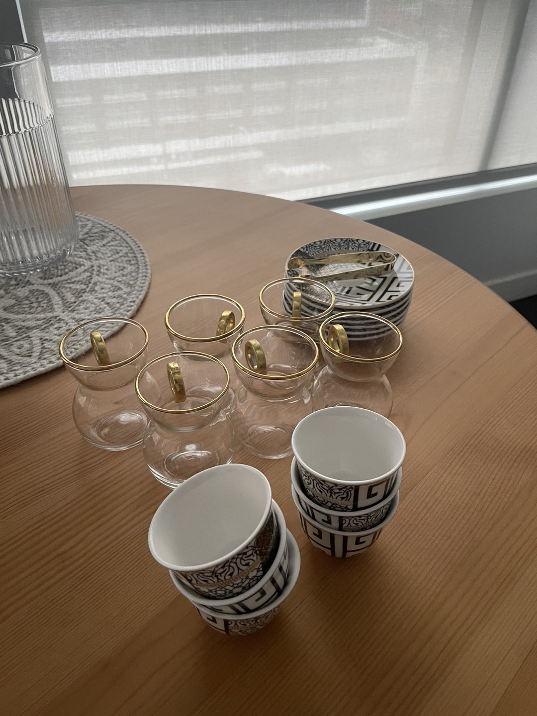 Elegant Glass and Ceramic Tea/Coffee Set