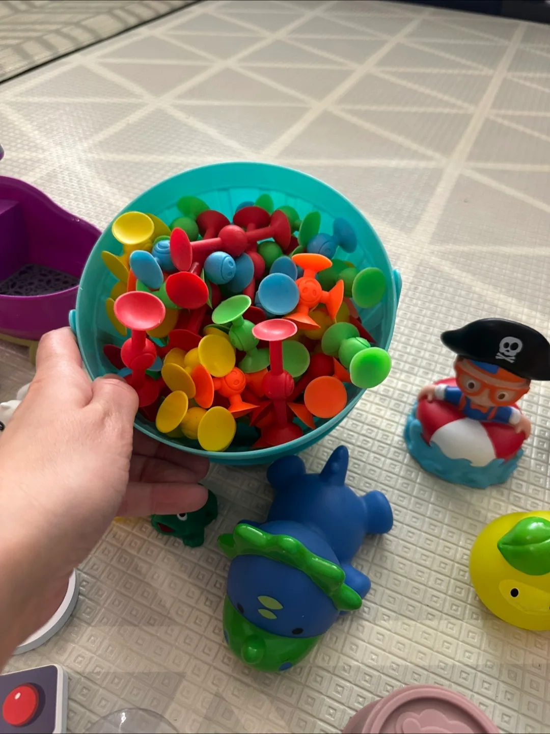 Big bundle of bath/water play toys image indicator(6)