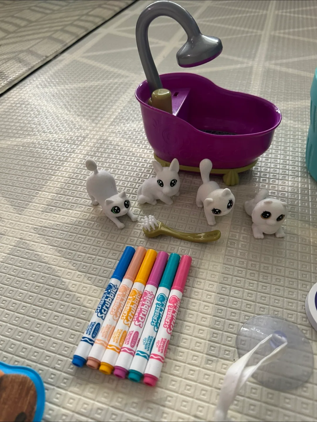 Big bundle of bath/water play toys image indicator(7)