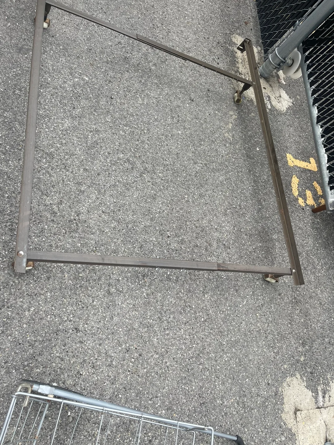 Metal bed frame