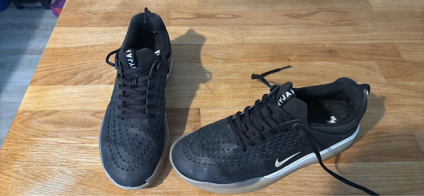 Nike SB Nyjah Free 2 Black Skate Shoes image indicator(2)