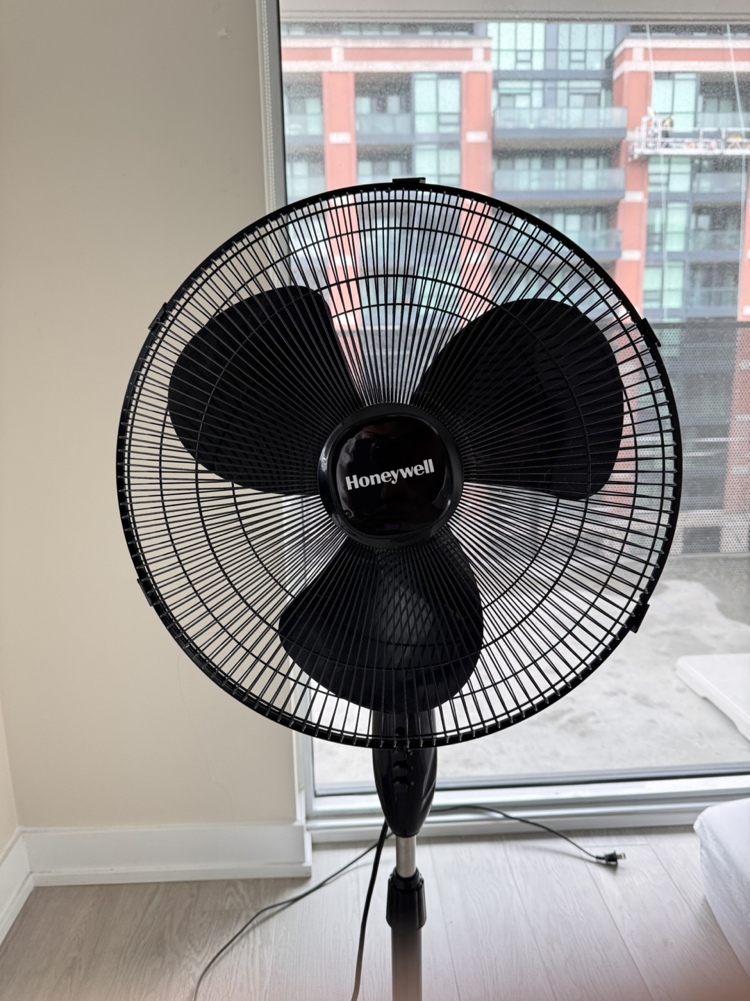 Honeywell Stand Fan - photo 3