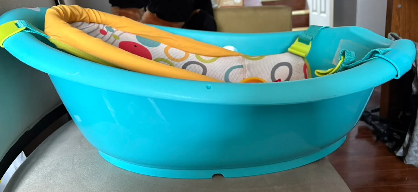 Fisher-Price Baby Bath Tub with Sling image indicator(2)
