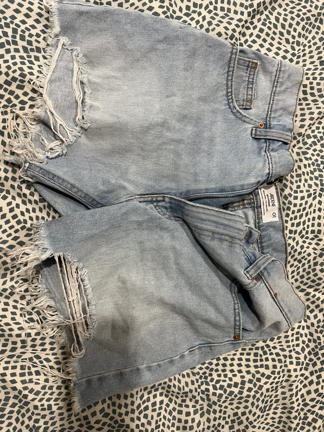 Distressed Denim Shorts Size 01 image indicator(2)