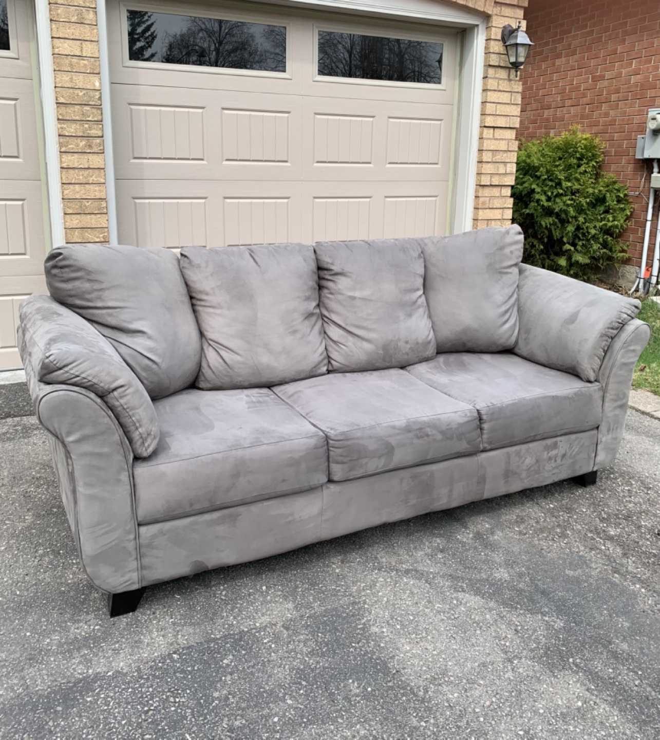 !!Free Delivery!! Comfy Couch