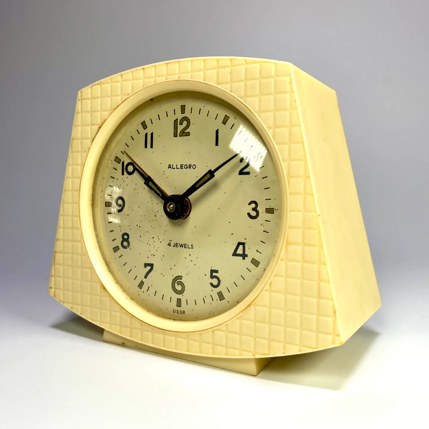 Vintage Allegro Wind-Up Alarm Clock image indicator(2)
