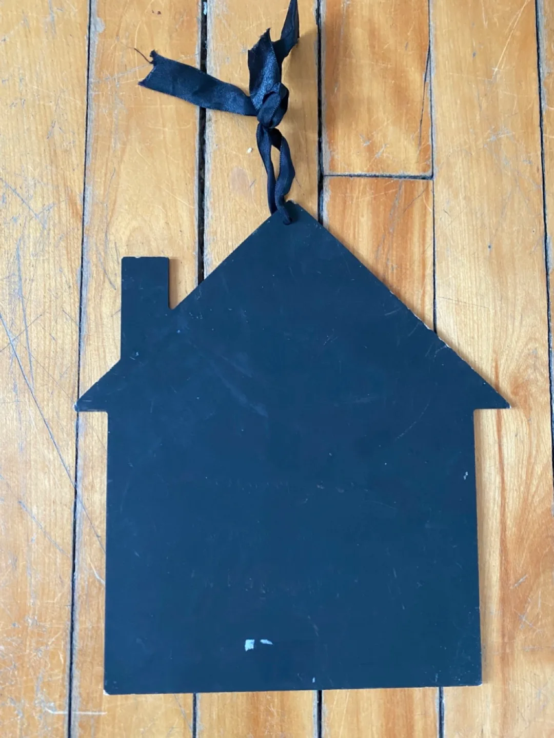 House-shaped chalkboard sign image indicator(2)