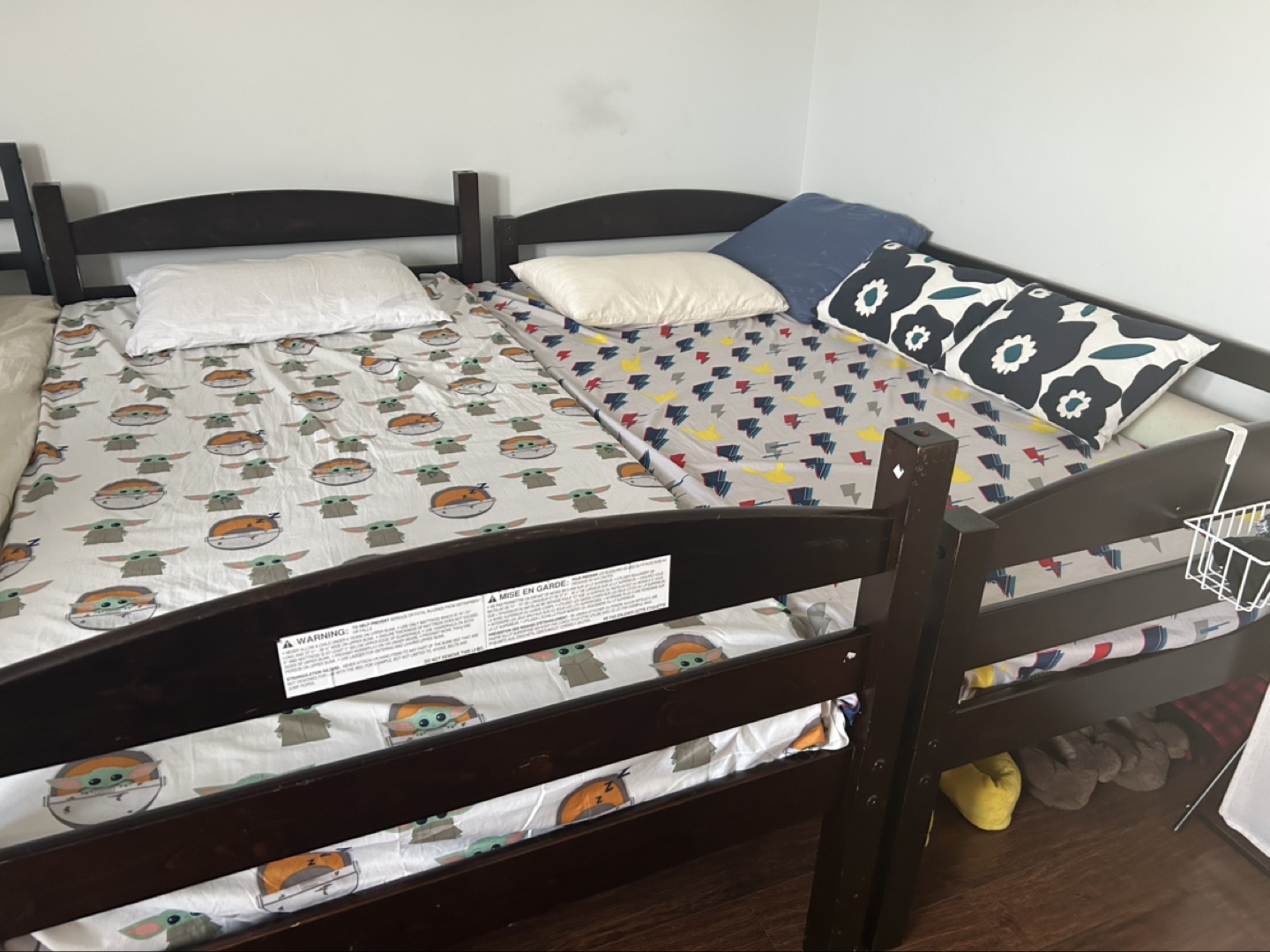 Twin-over-twin bunk bed - photo 2