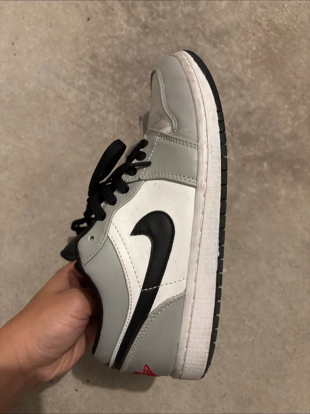 Nike Air Jordan light smoke grey image indicator(2)