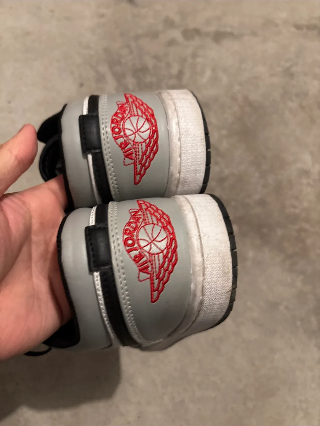 Nike Air Jordan light smoke grey image indicator(3)