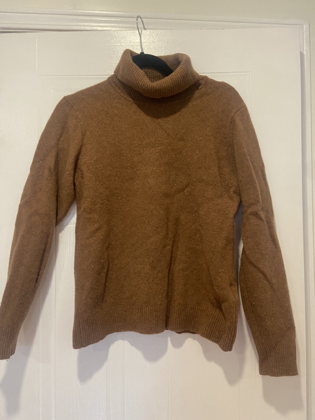 Uniqlo Brown Turtleneck Sweater - Size M