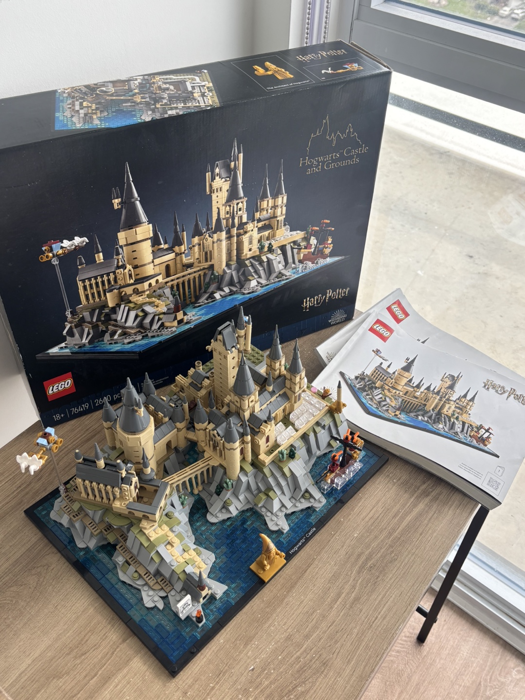 LEGO Harry Potter Hogwarts Castle - photo 2