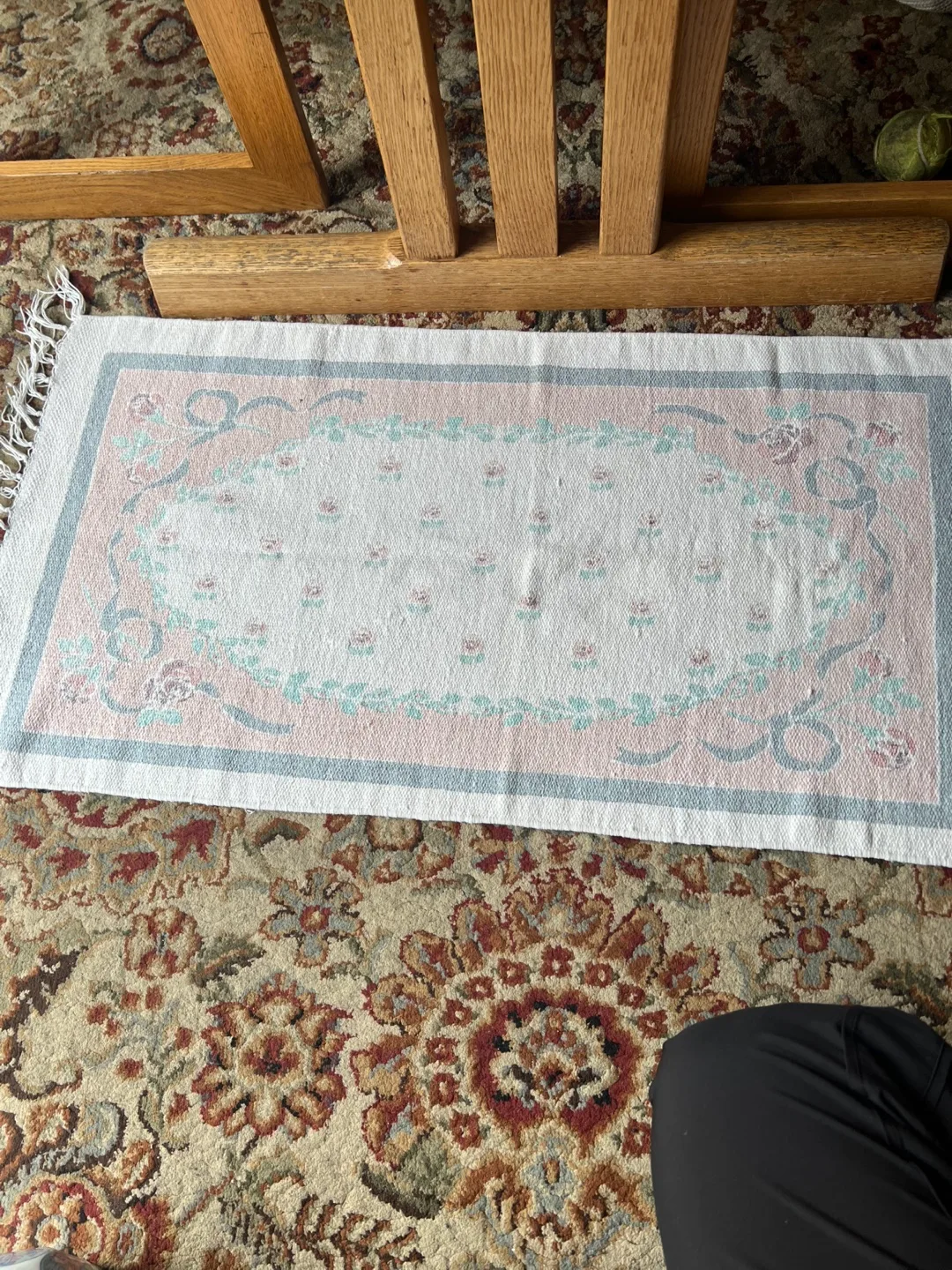 Vintage floral rug image indicator(2)