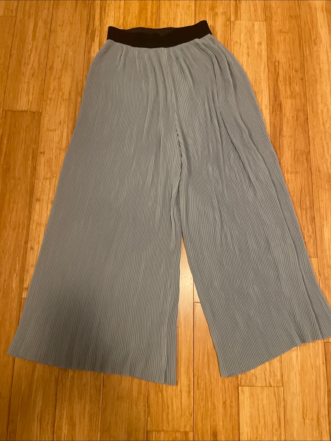 Zara Basic Pleated Culottes thumbnail