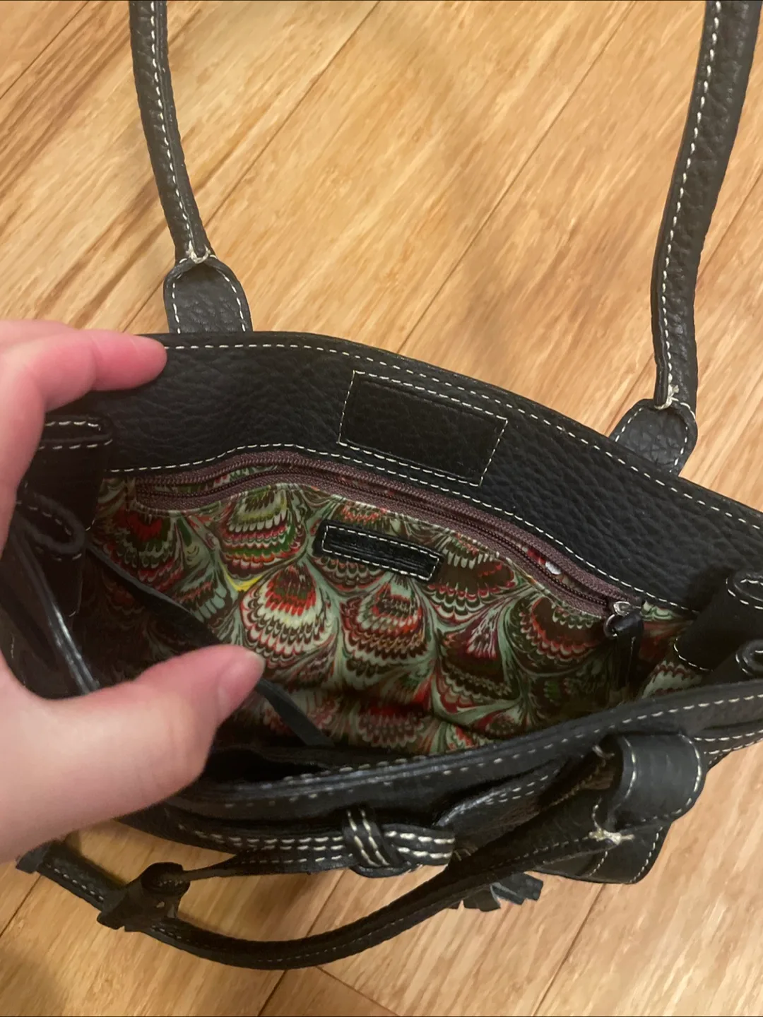 Dooney & Bourke Black Leather Handbag image indicator(2)