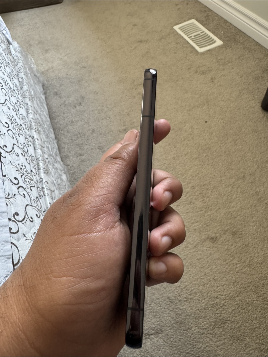 Samsung Galaxy S22 - Like New - photo 5