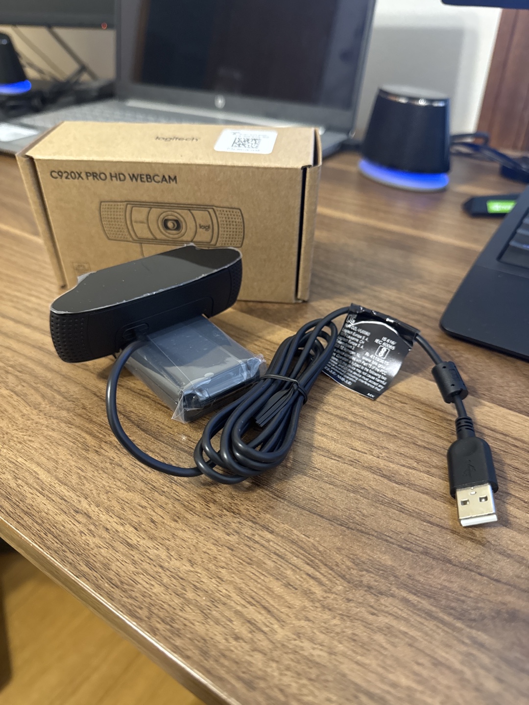Logitech C920x Pro HD Webcam - New in Box - photo 2
