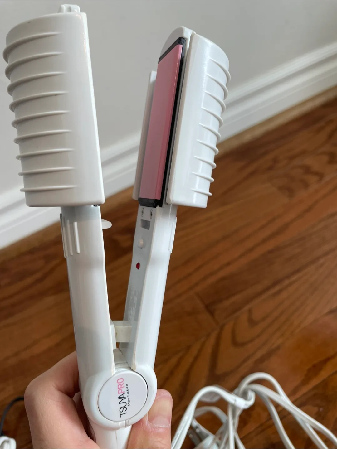 Hair Straightener thumbnail