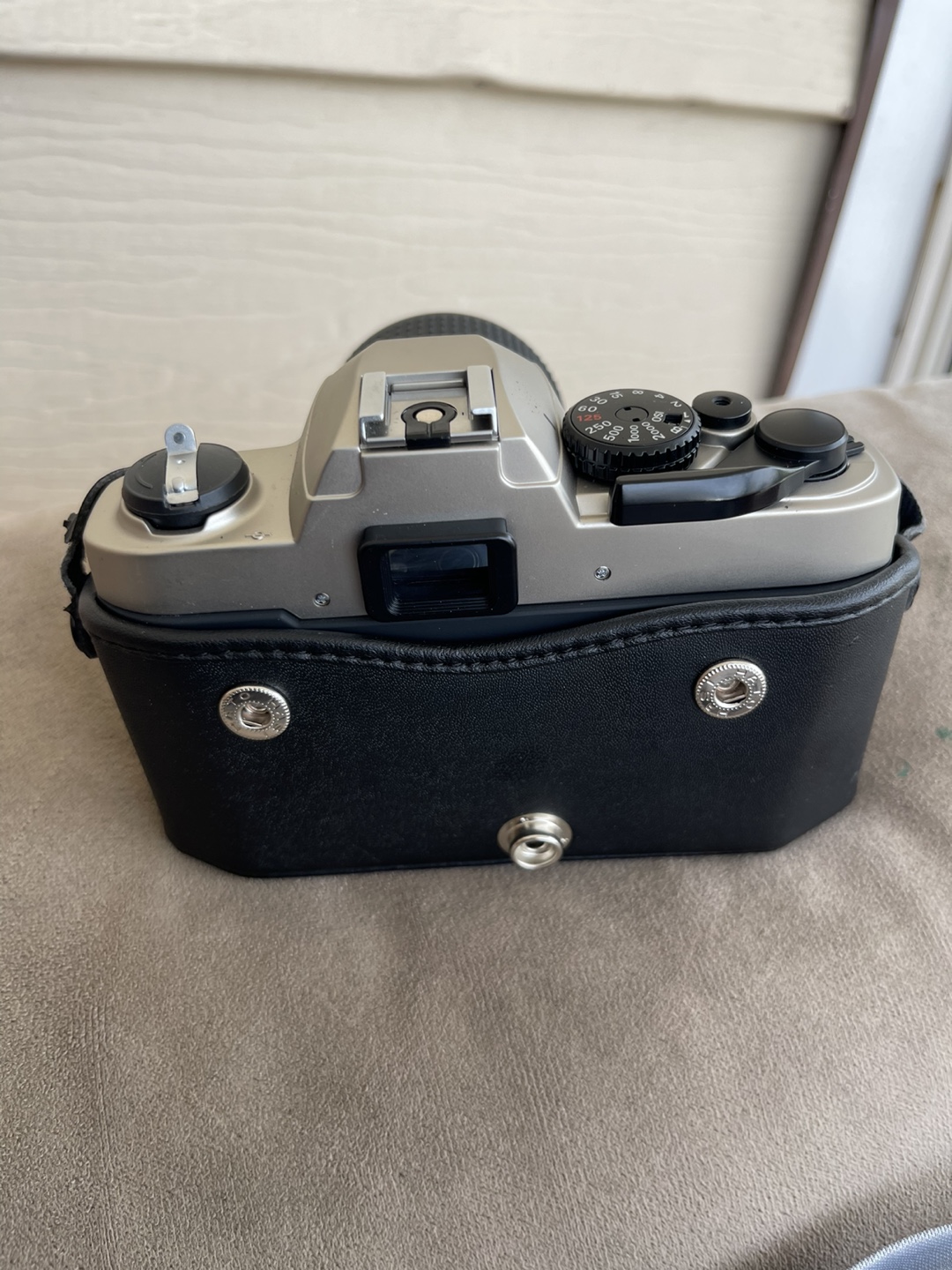 Nikon FM10 70-35mm Film Camera with Lens and Case - photo 3