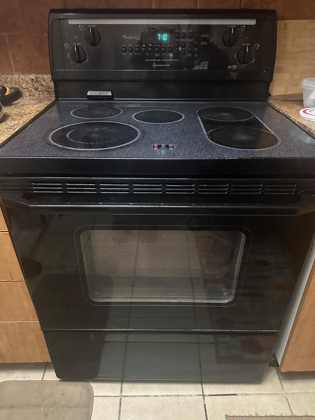 Whirlpool top glass stove - photo 2