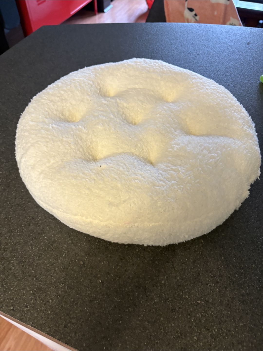 2 Round Fluffy Cream-Colored Cushion - photo 2
