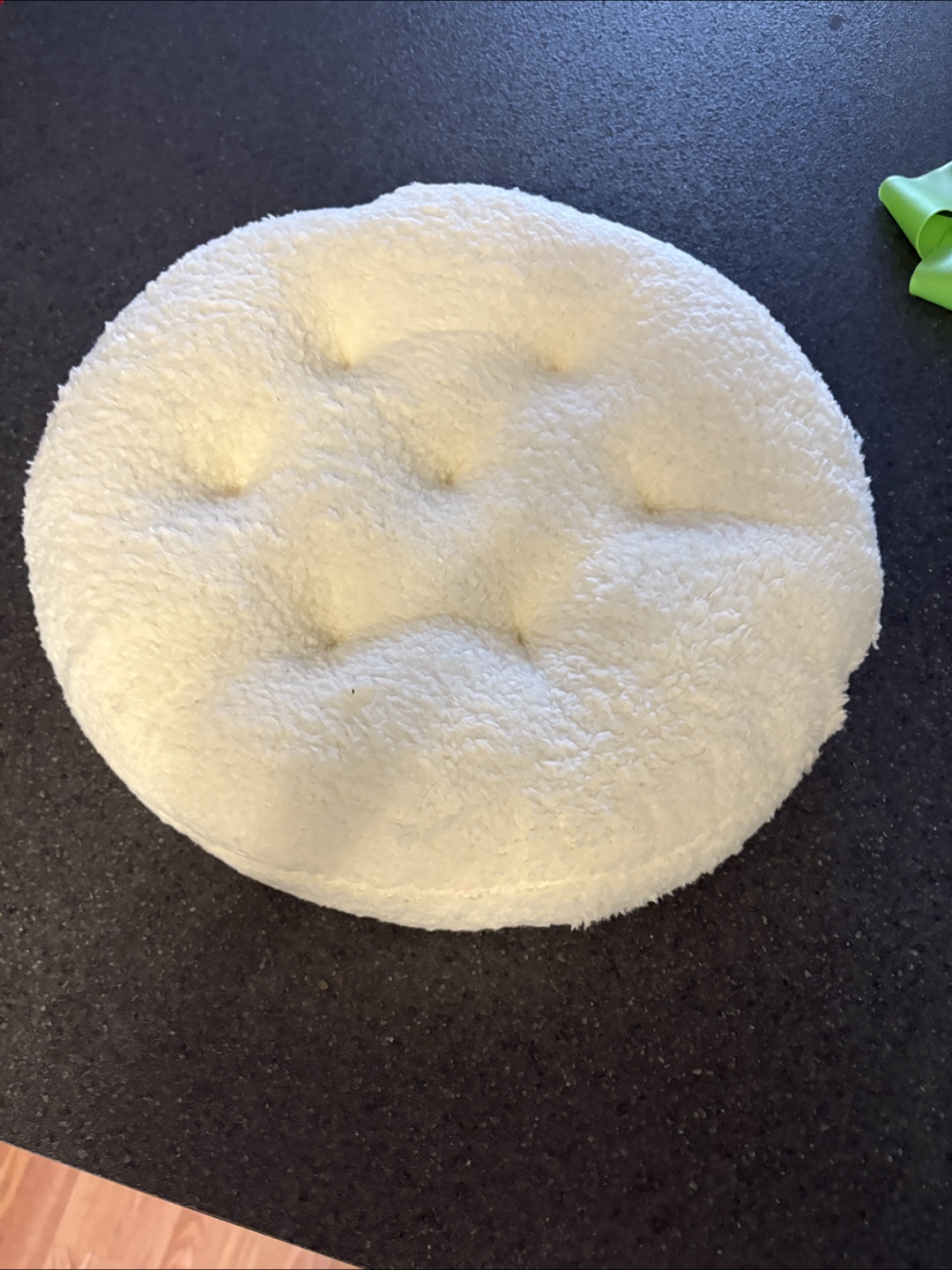 2 Round Fluffy Cream-Colored Cushion