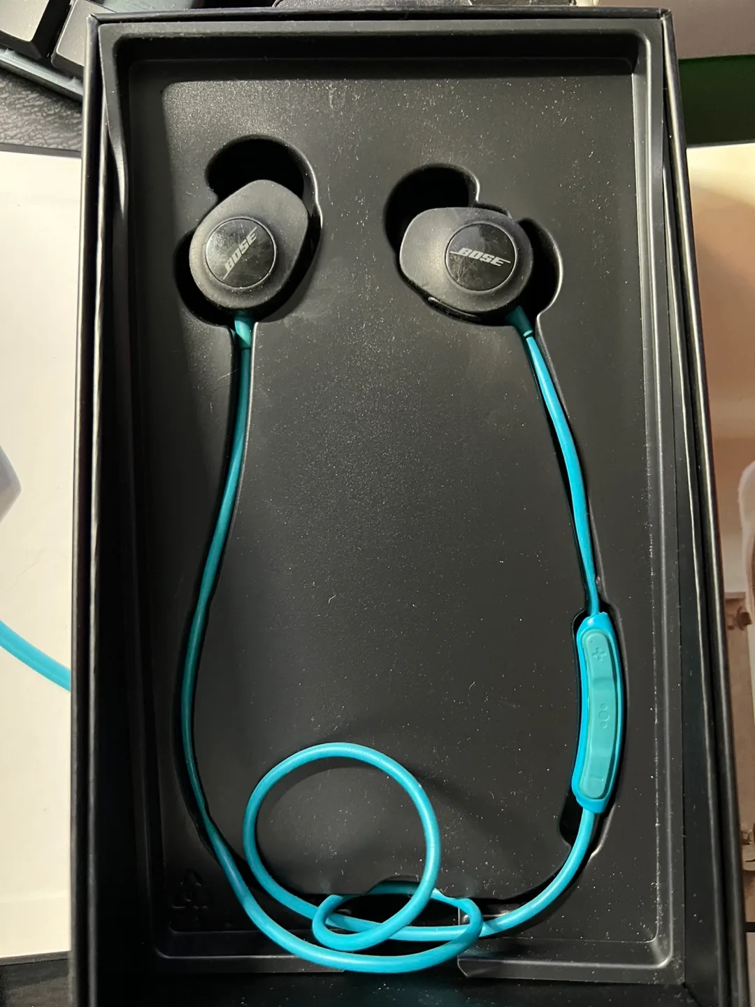 Bose SoundSport Wireless Headphones (LNIB) image indicator(3)