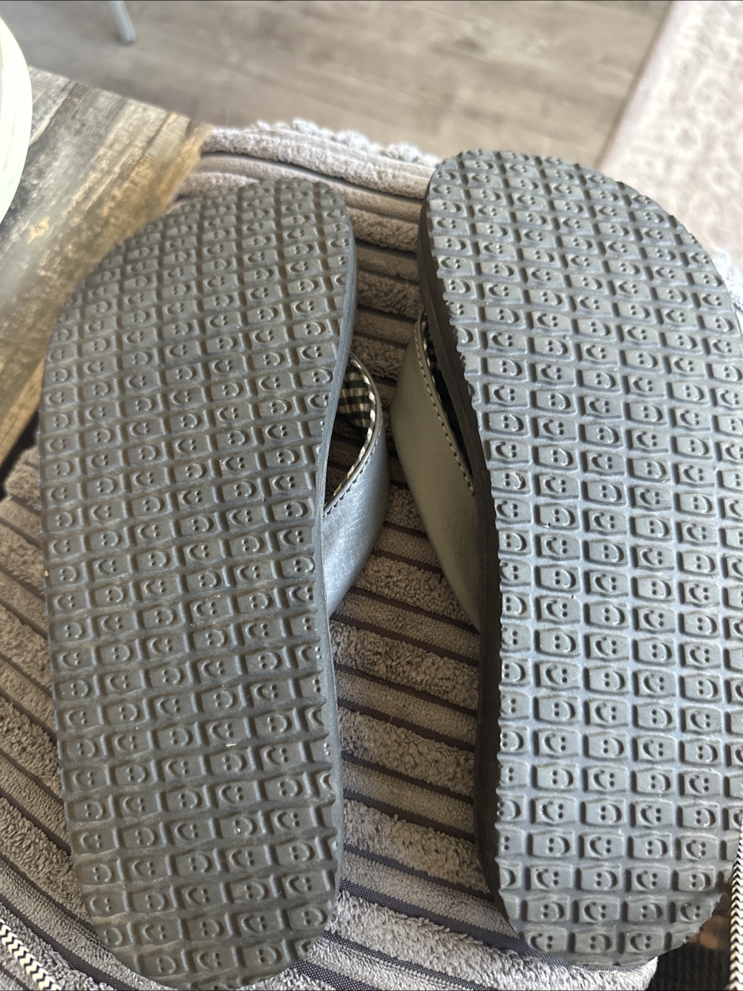Sanuk Women's Flip Flops Size 6 - photo 3