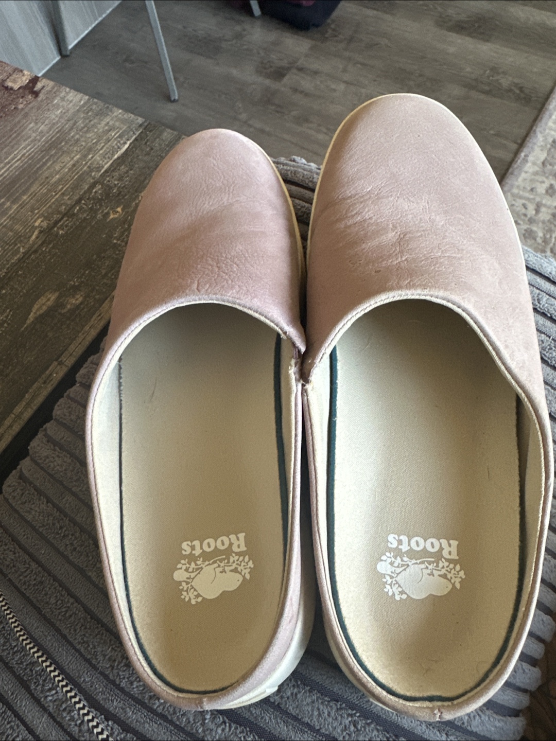 Roots Leather Slides