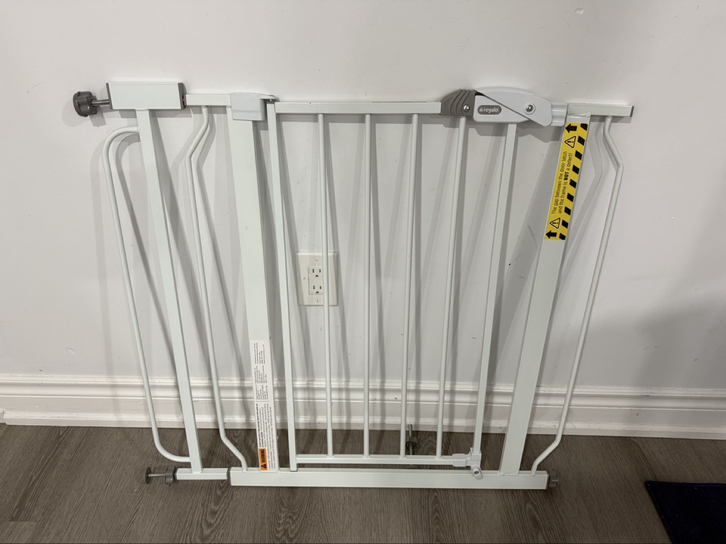 Regalo Easy Open and Close Baby Safety Gate - White