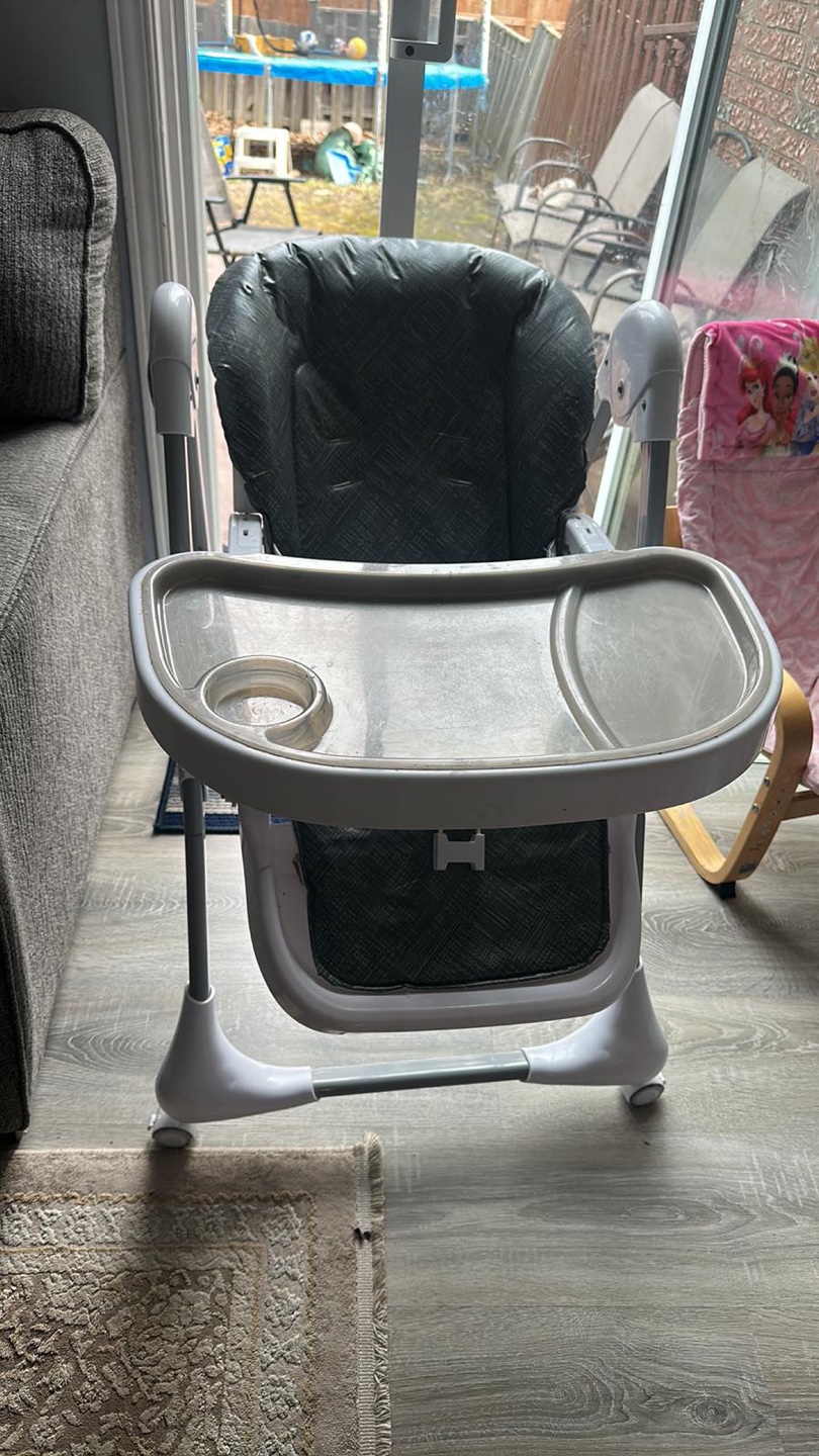 Kids Highchair with Tray - photo 3