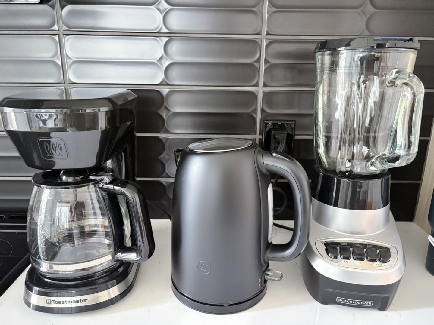 Kitchen Appliance Bundle: Coffee Maker, Kettle, and Blender - photo 2