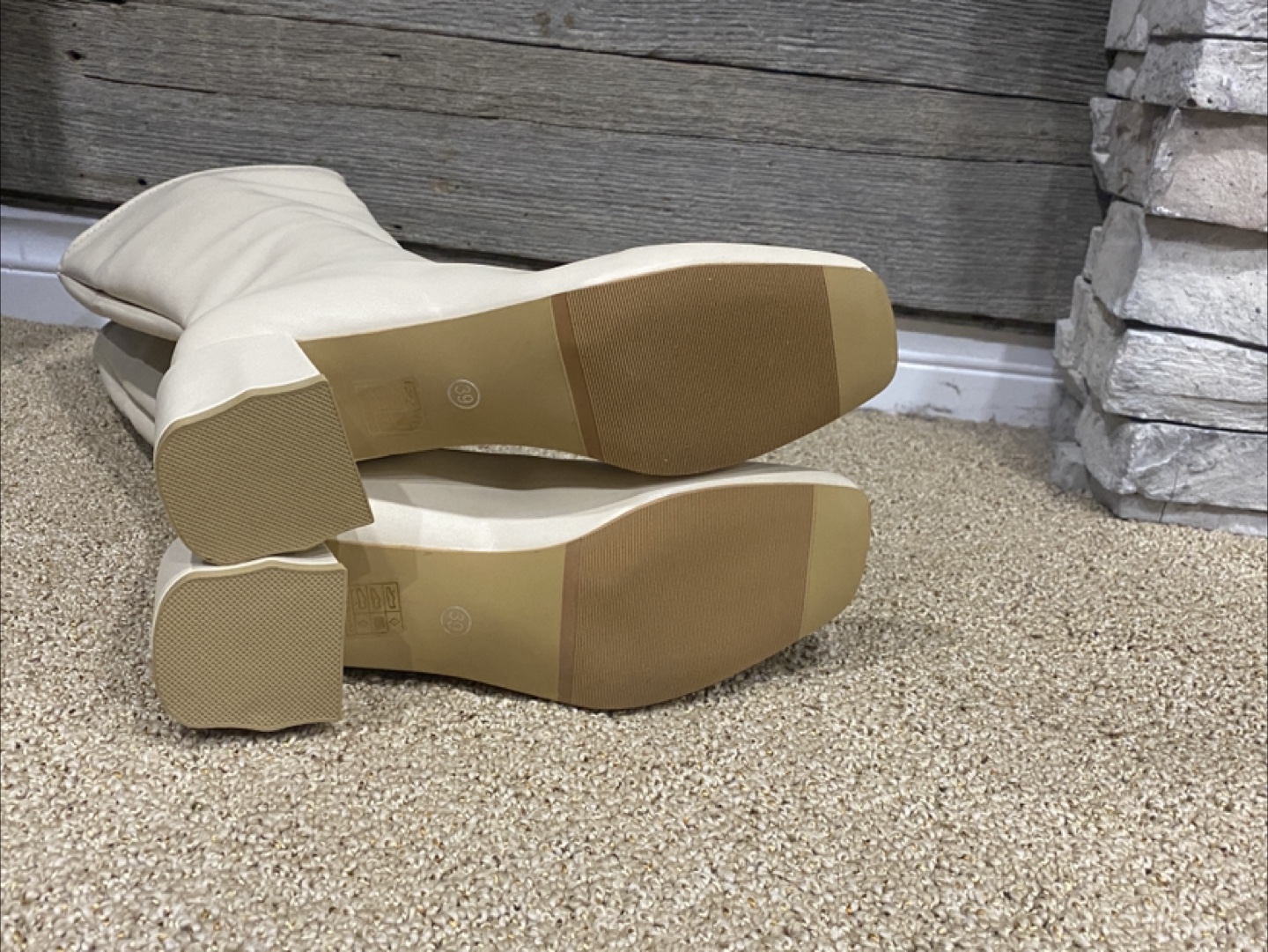 Brand New Cream-Coloured Fashion Boots – Size 39 - photo 2