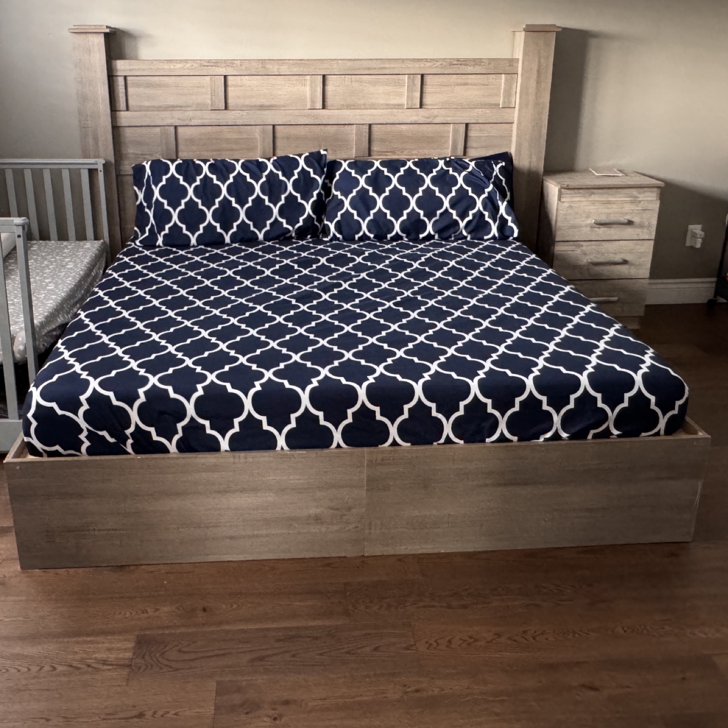KING SIZE wooden bed with 2 Three-Drawer Nightstand