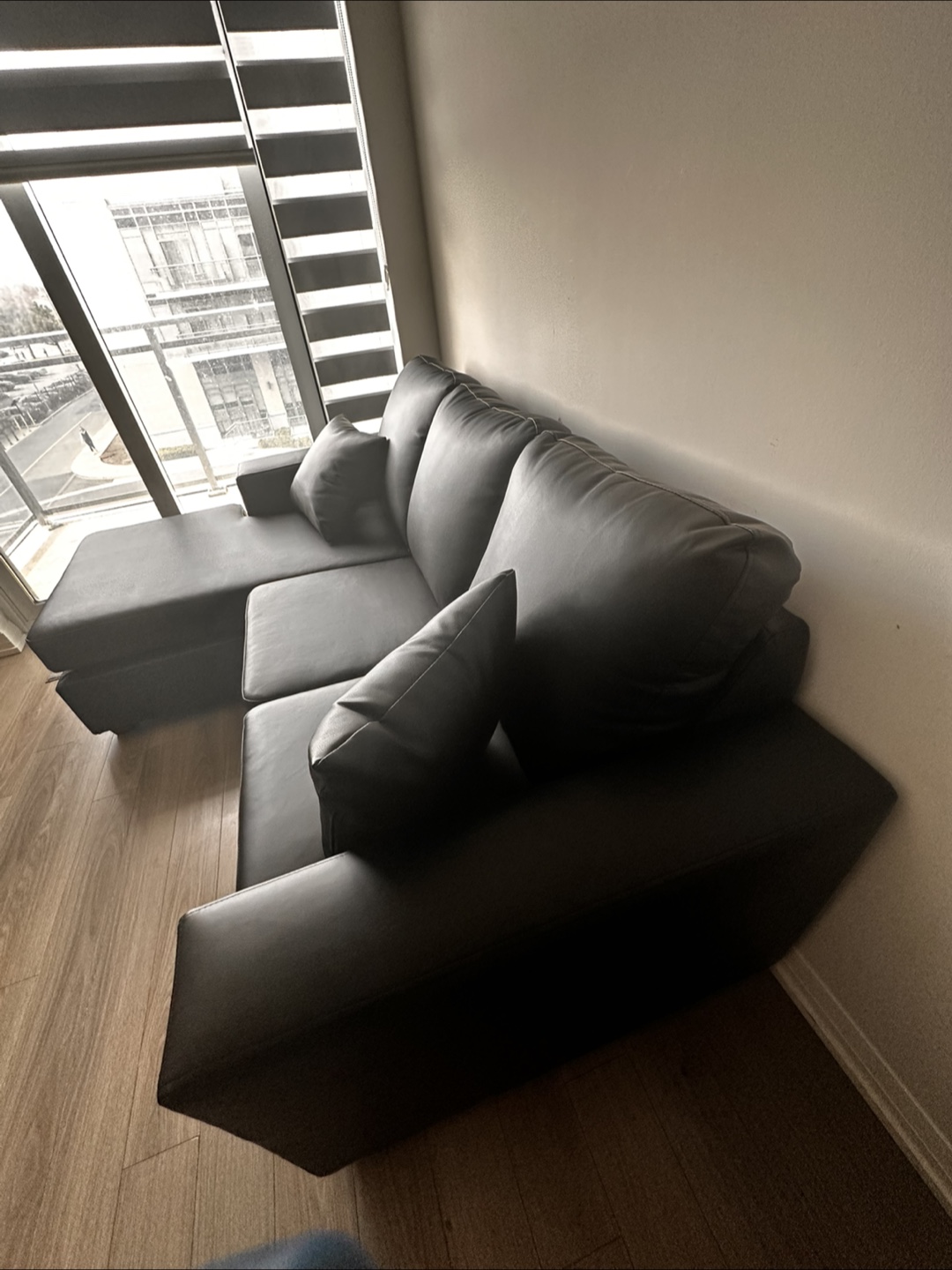 Black Leather Sectional Sofa - photo 5