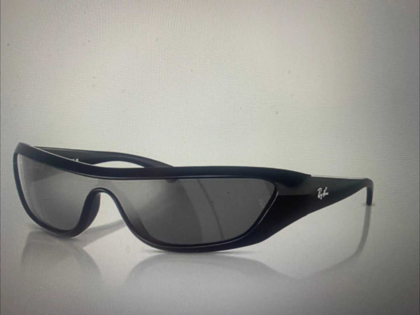 Ray-Ban Sunglasses thumbnail