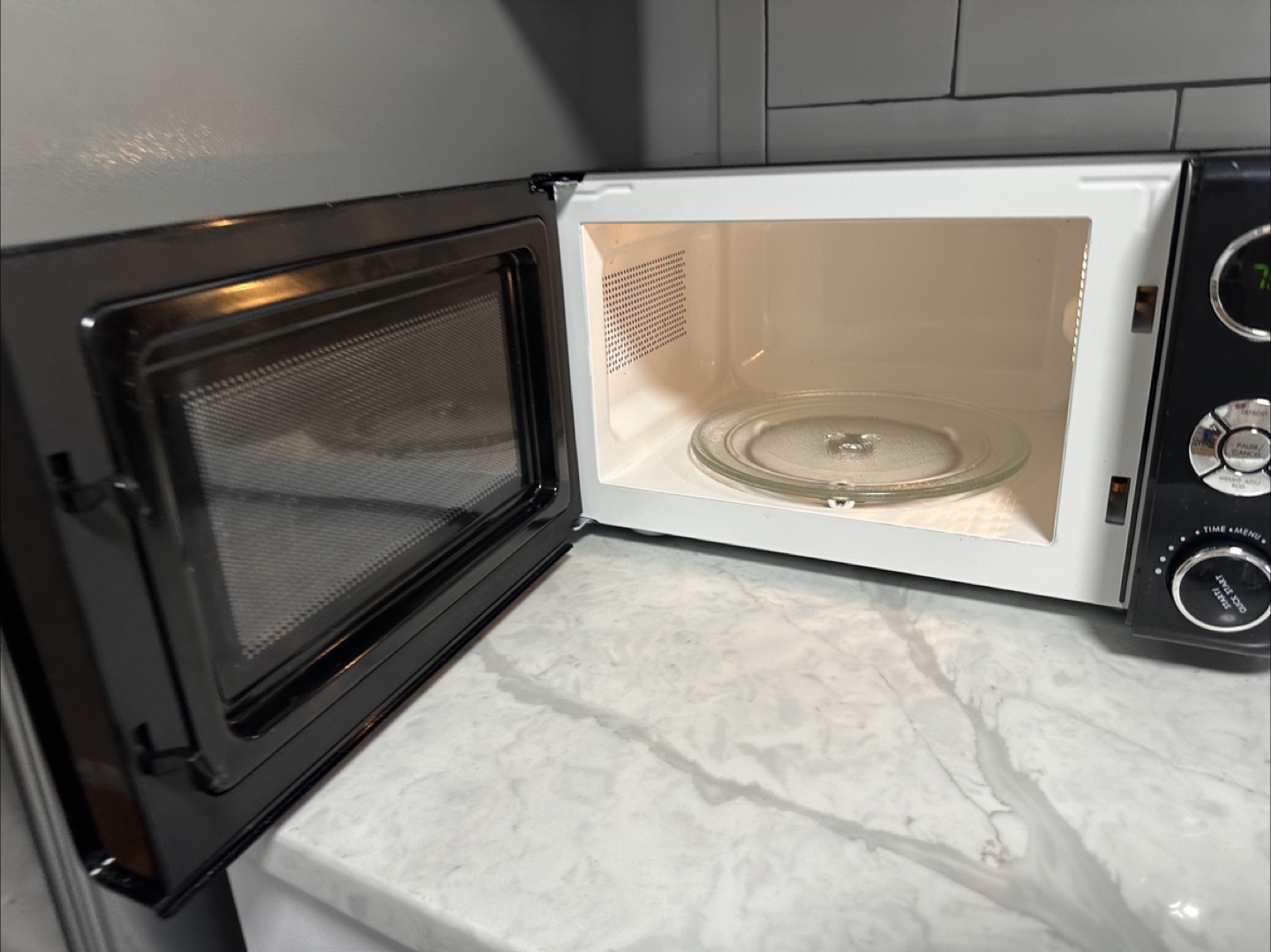 Galanz Retro Microwave - Black - photo 3