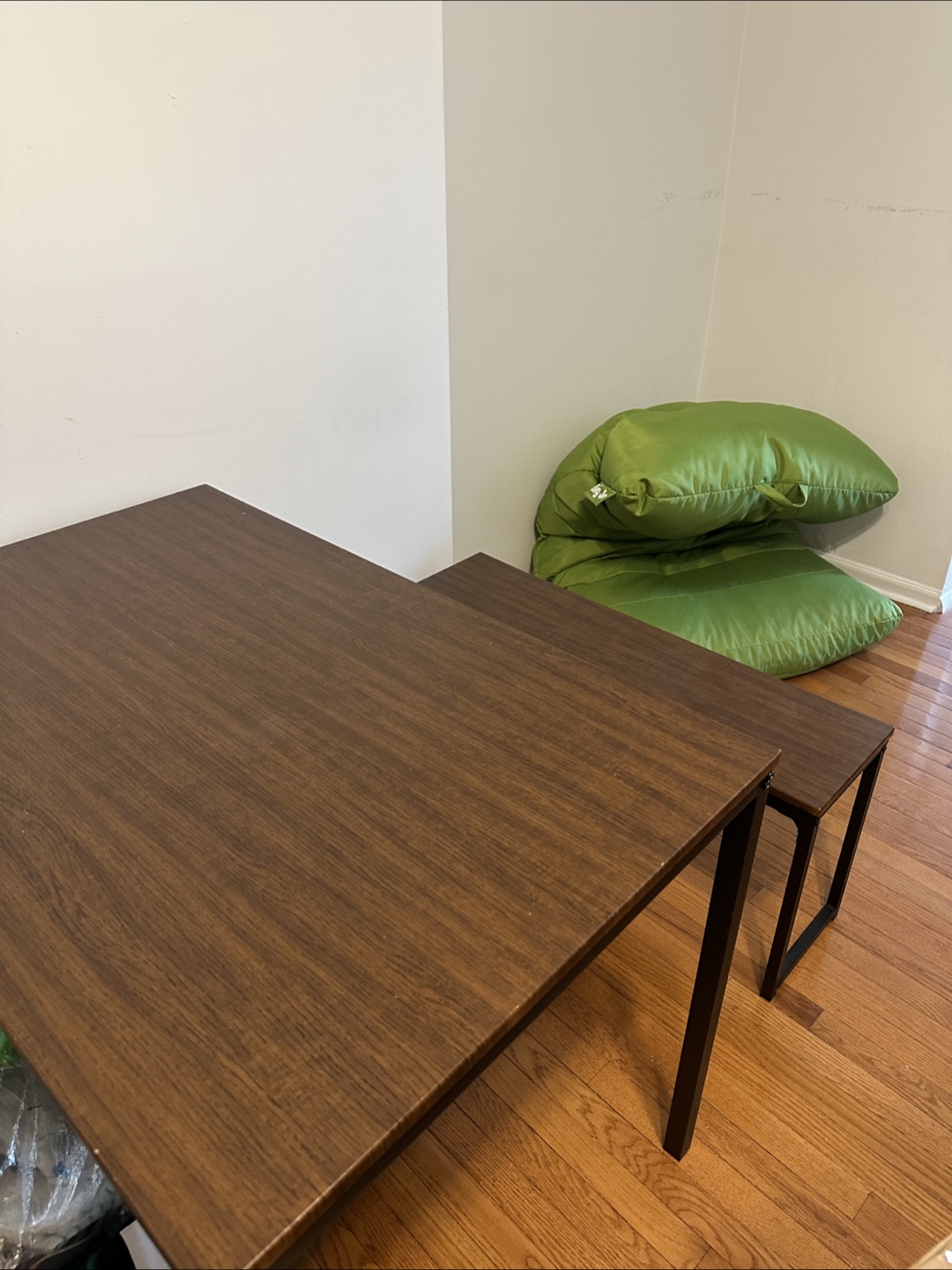 Dining table with 2 Bench