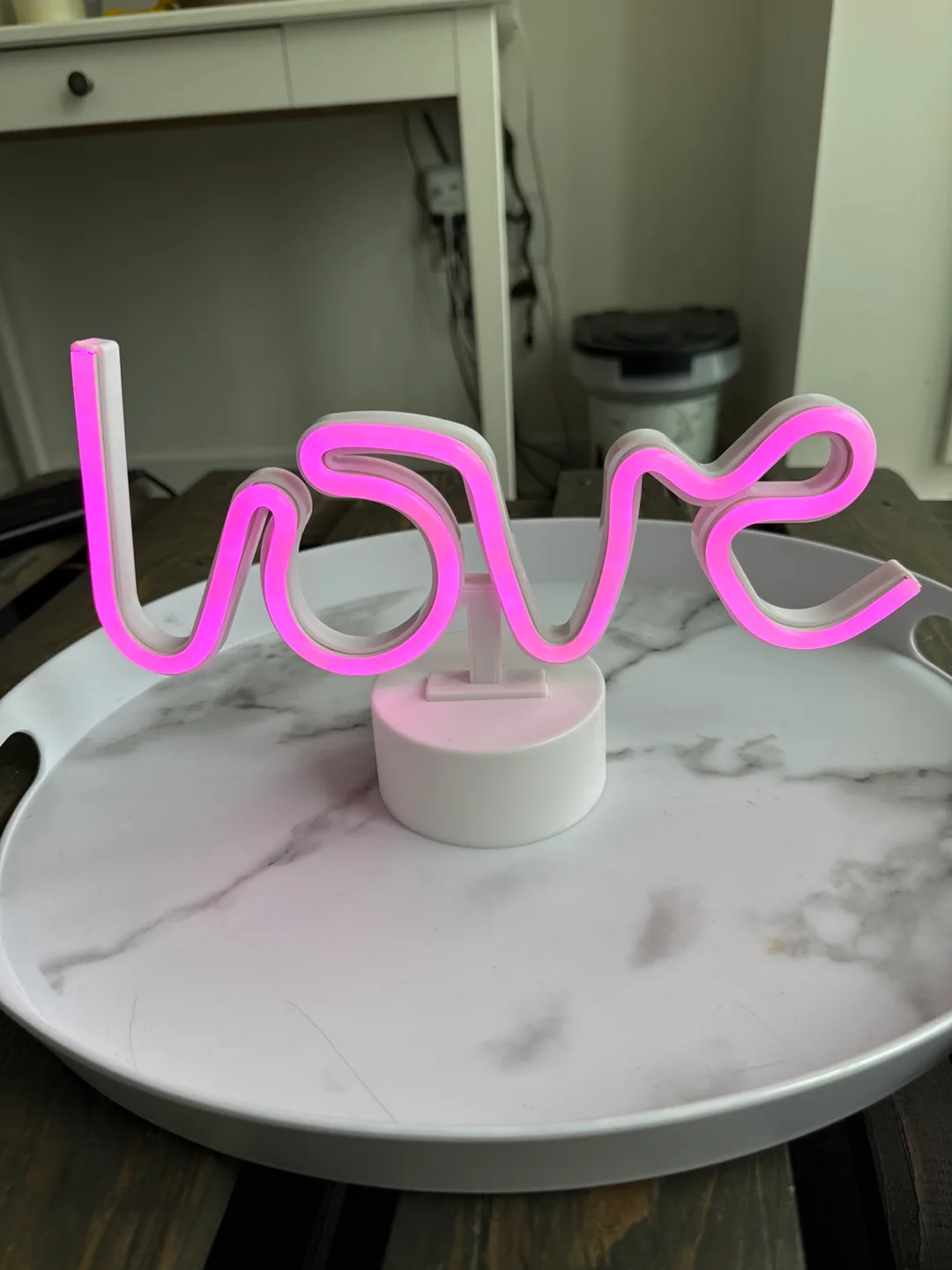 Neon light “Love” image indicator(4)