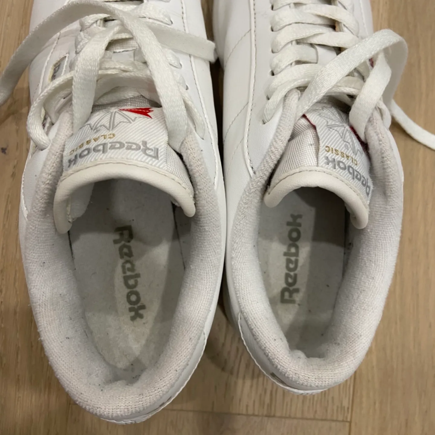 Size 8/38.5 women’s Princess Co Reeboks image indicator(4)