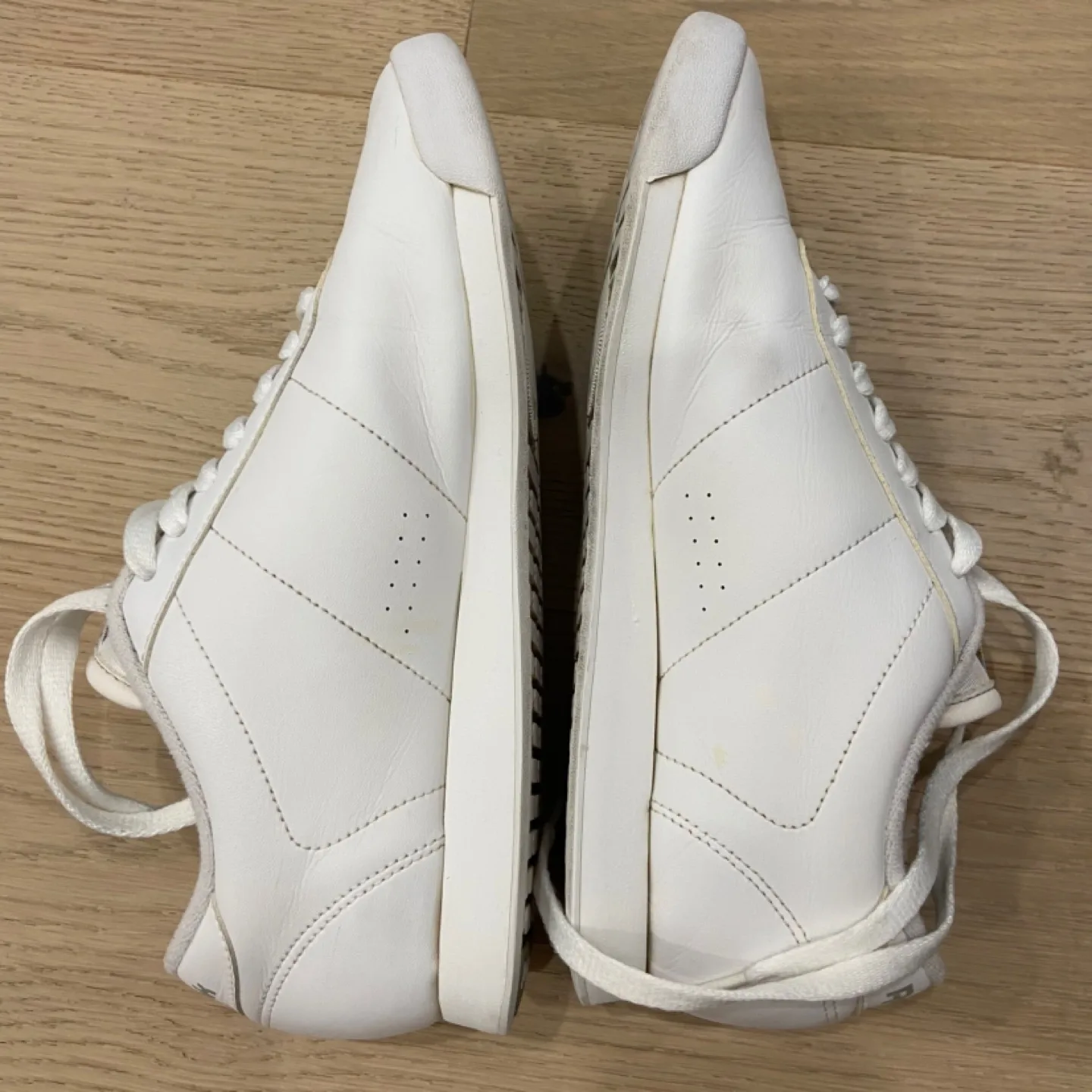 Size 8/38.5 women’s Princess Co Reeboks image indicator(6)