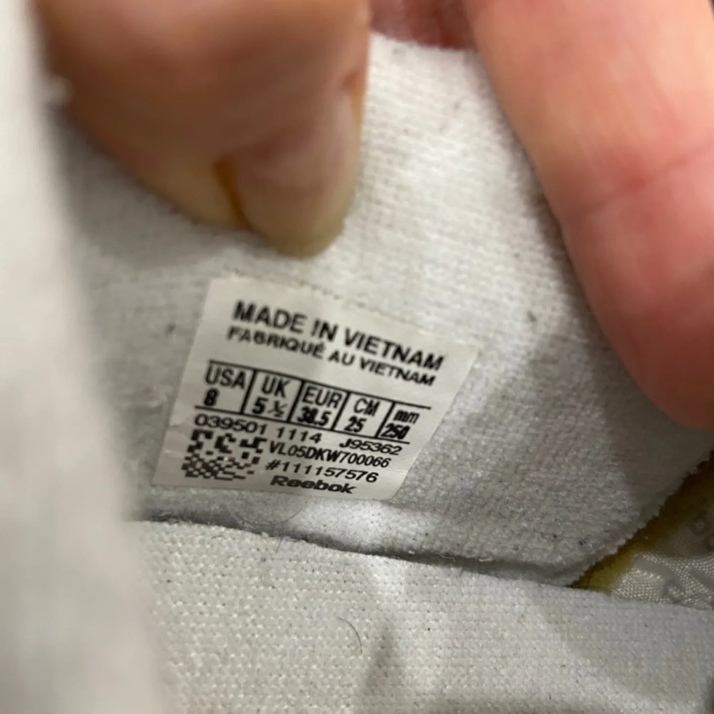 Size 8/38.5 women’s Princess Co Reeboks image indicator(7)