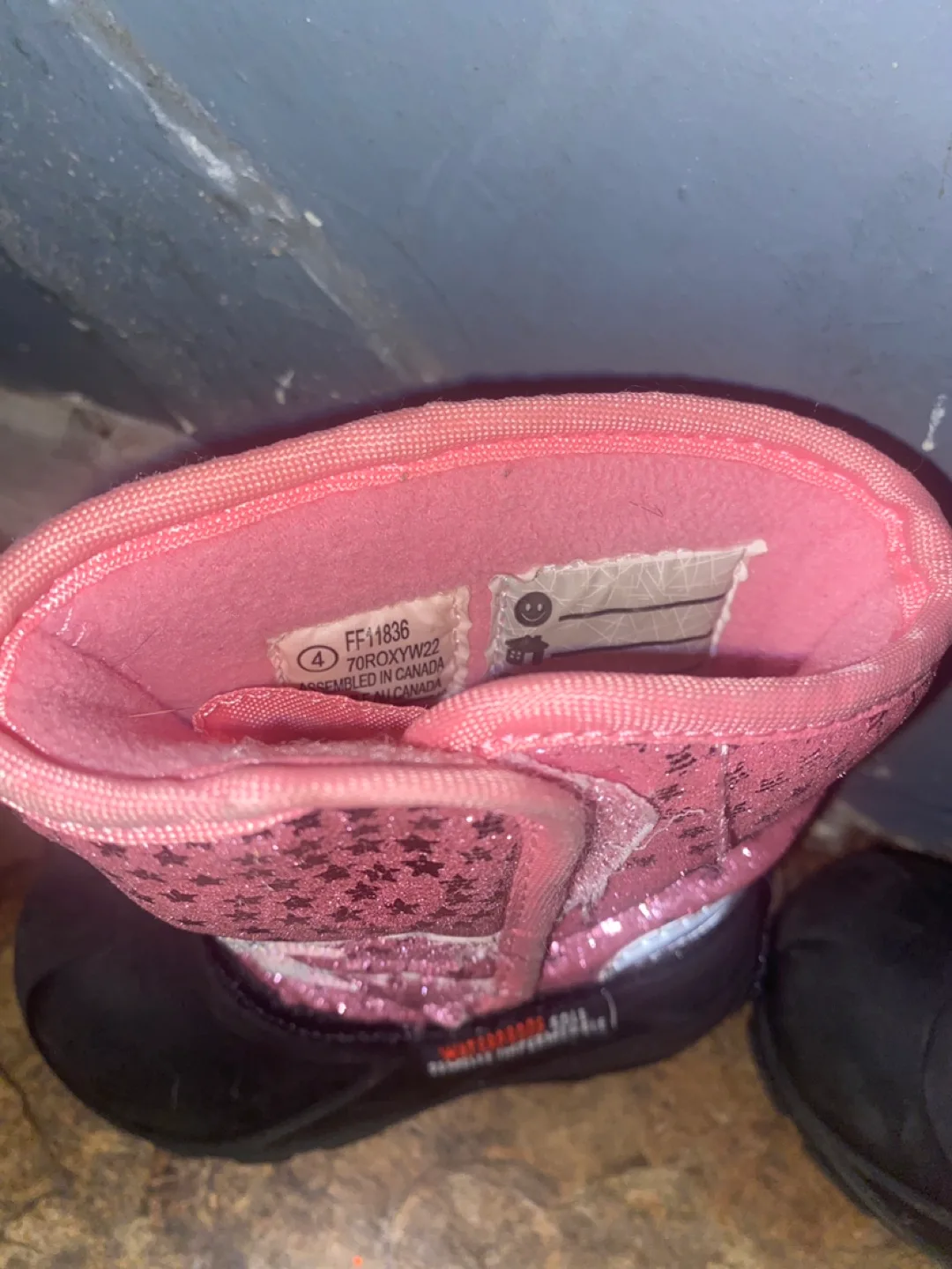 Girls' Pink Glitter Snow Boots Size 4 💚 image indicator(3)