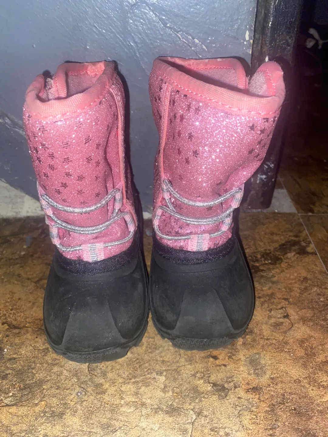 Girls' Pink Glitter Snow Boots Size 4 💚 image indicator(2)