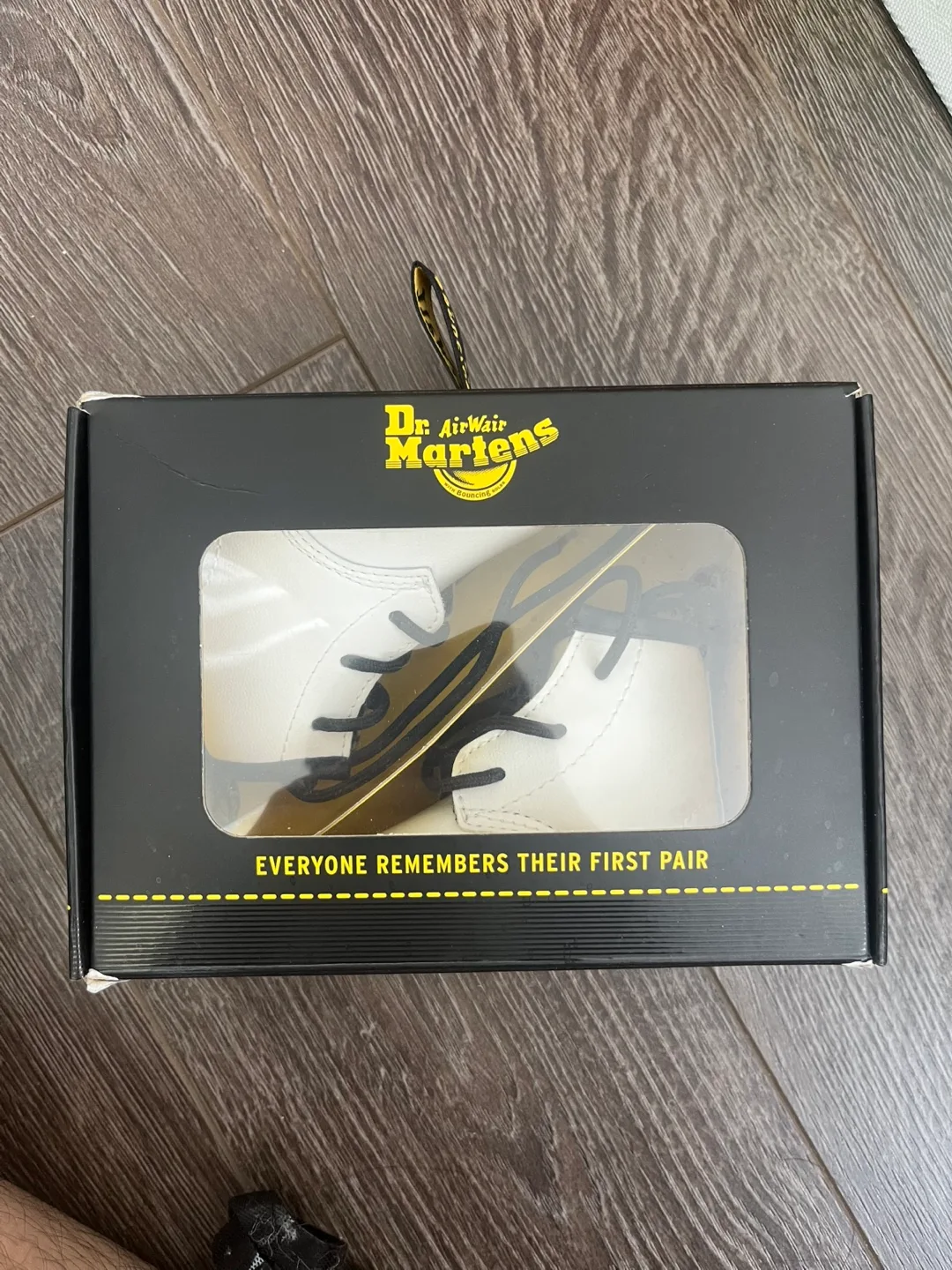 Dr. Martens Infant shoes - Size US 1 - White Leather image indicator(3)