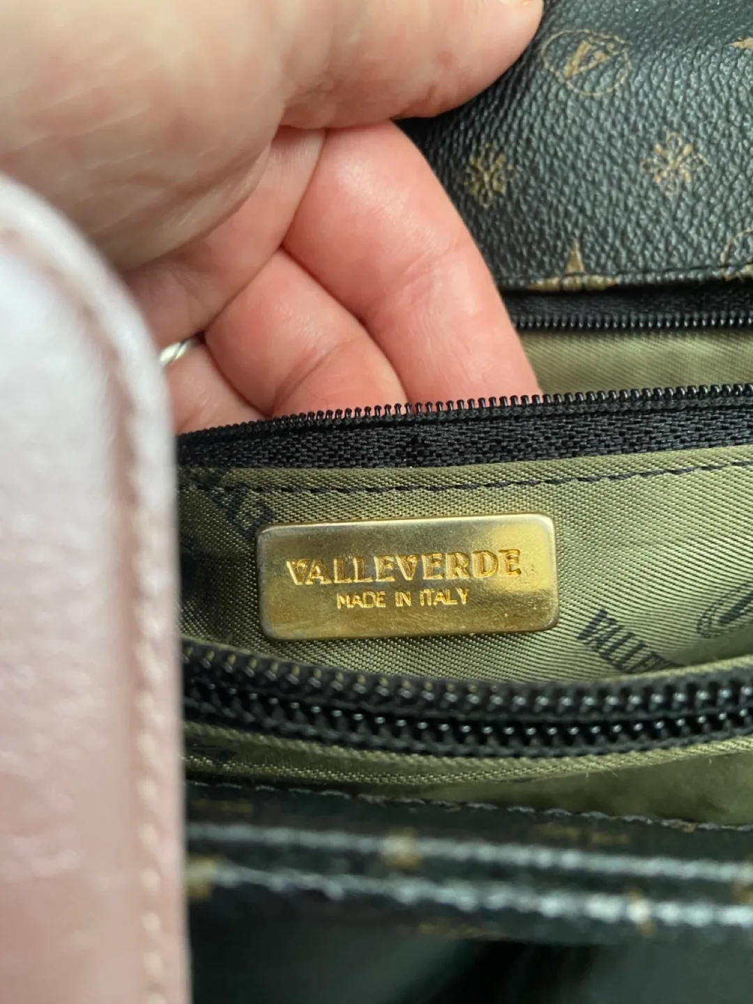 Valleverde Shoulder Bag image indicator(2)