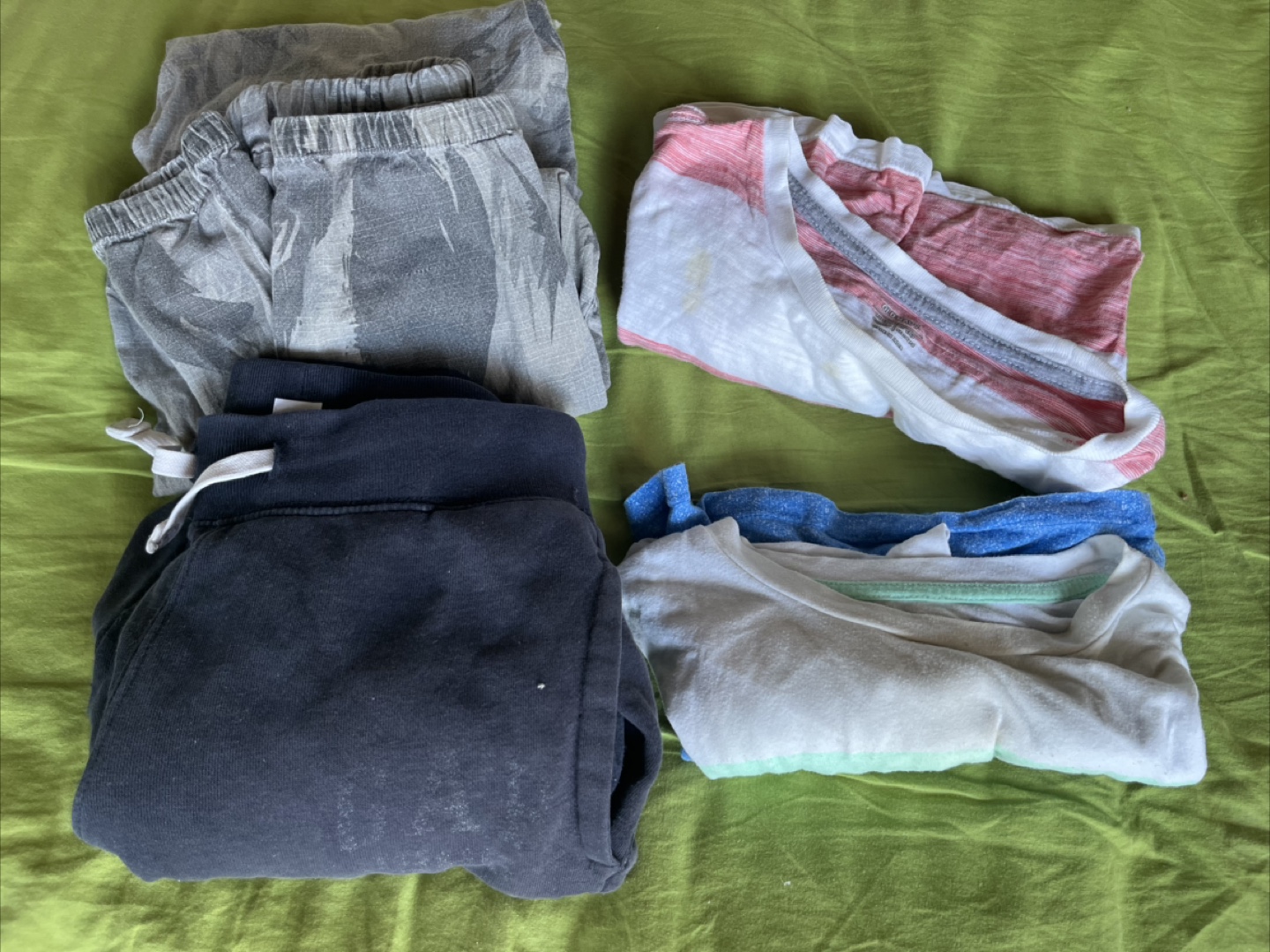 💚Boys' T-shirts and Pants (Size M(8))